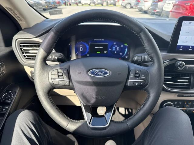 2020 Ford Escape Titanium Hybrid