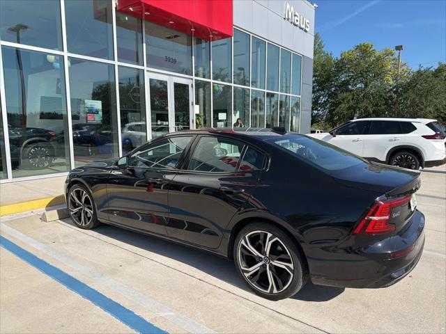 2024 Volvo S60 B5 Core Dark Theme