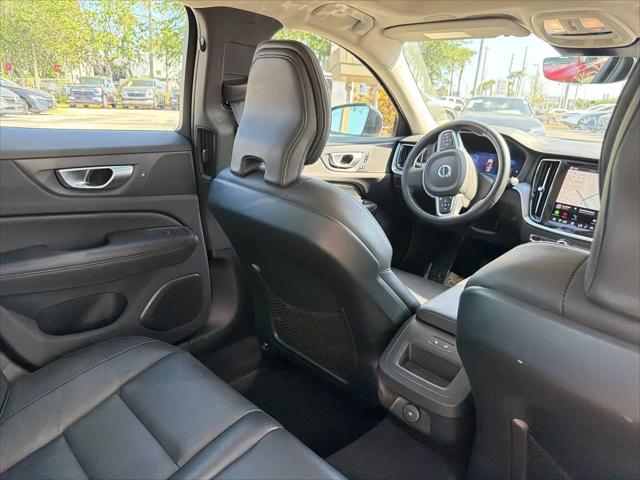 2024 Volvo S60 B5 Core Dark Theme