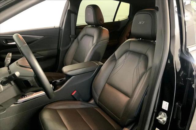 2025 Buick NV Sport Touring FWD