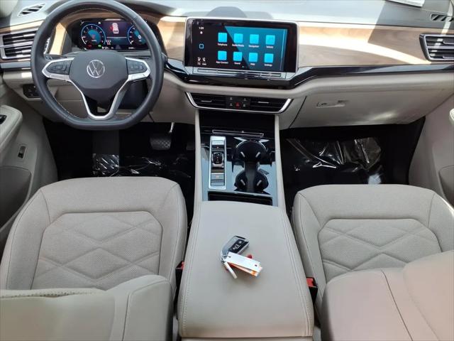 2024 Volkswagen Atlas 2.0T SE w/Technology