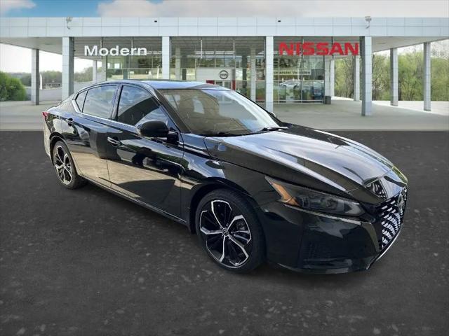 2023 Nissan Altima SR FWD