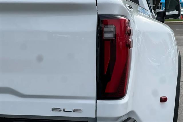 2026 GMC Sierra 3500HD Crew Cab, Long Bed, SLE Dual Rear Wheel, 4WD