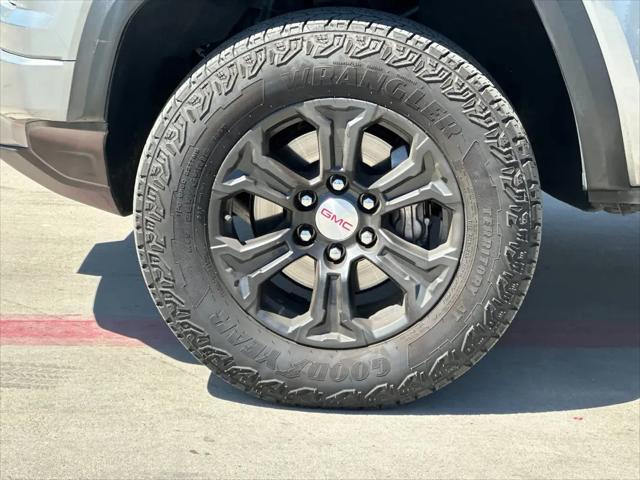 2023 GMC Canyon 2WD Crew Cab Short Box Elevation