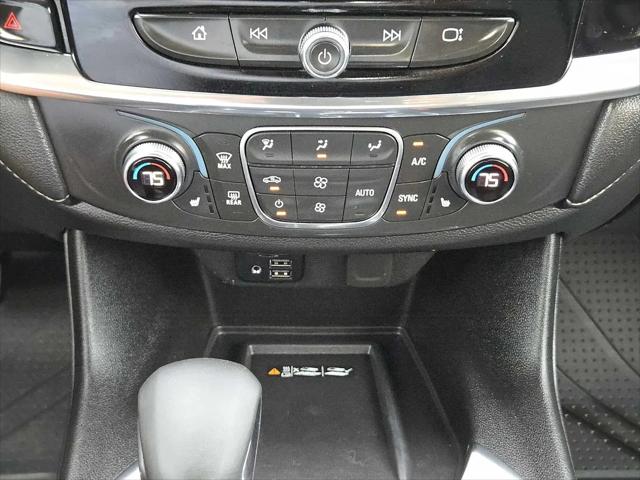 2023 Chevrolet Traverse FWD LT Leather
