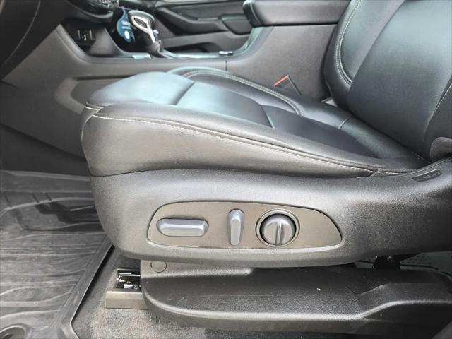 2023 Chevrolet Traverse FWD LT Leather