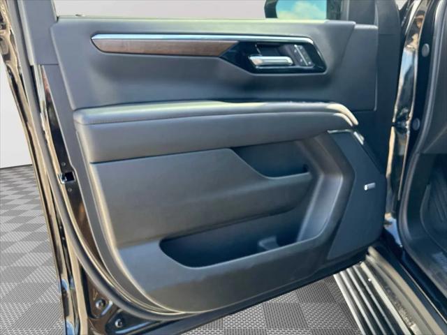 2025 Chevrolet Suburban 4WD High Country