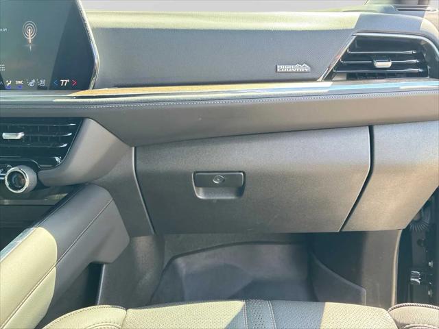 2025 Chevrolet Suburban 4WD High Country
