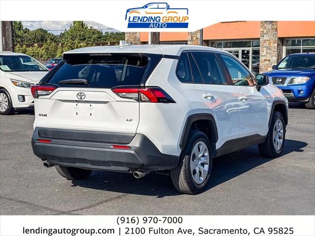 2024 Toyota RAV4 LE