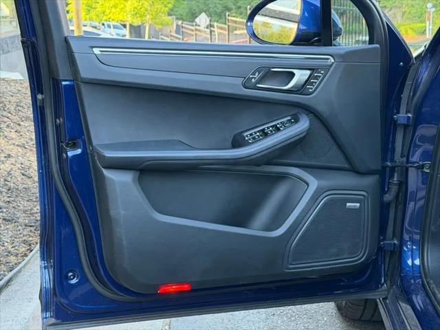 2023 Porsche Macan Macan