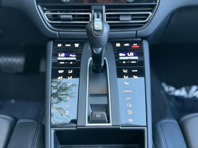 2023 Porsche Macan Macan
