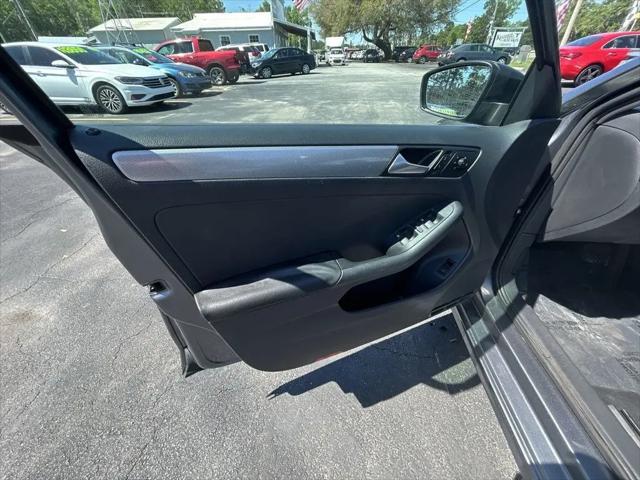 2015 Volkswagen Jetta 1.8T SE