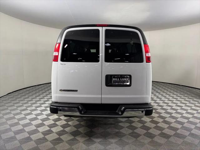2025 Chevrolet Express Passenger RWD 3500 Extended Wheelbase LT