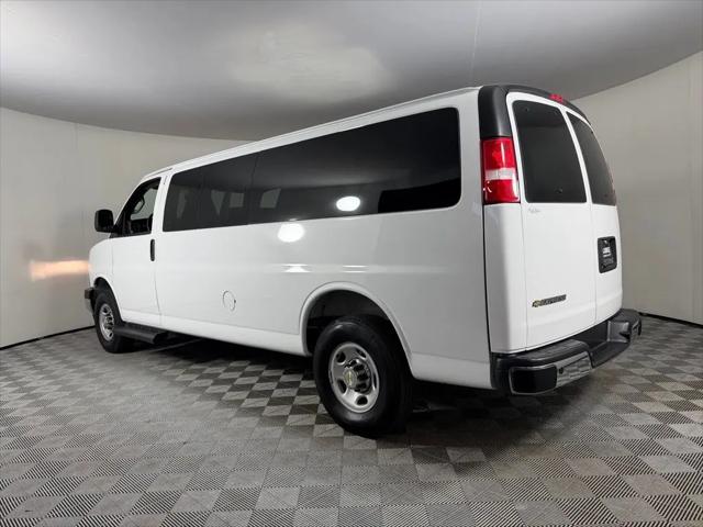 2025 Chevrolet Express Passenger RWD 3500 Extended Wheelbase LT