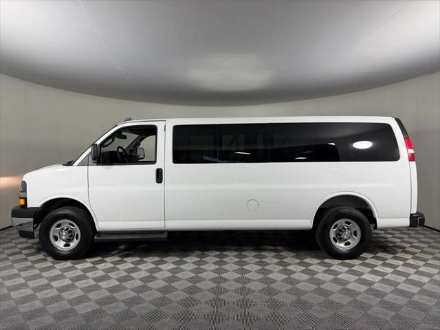 2025 Chevrolet Express Passenger RWD 3500 Extended Wheelbase LT