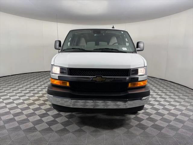 2025 Chevrolet Express Passenger RWD 3500 Extended Wheelbase LT