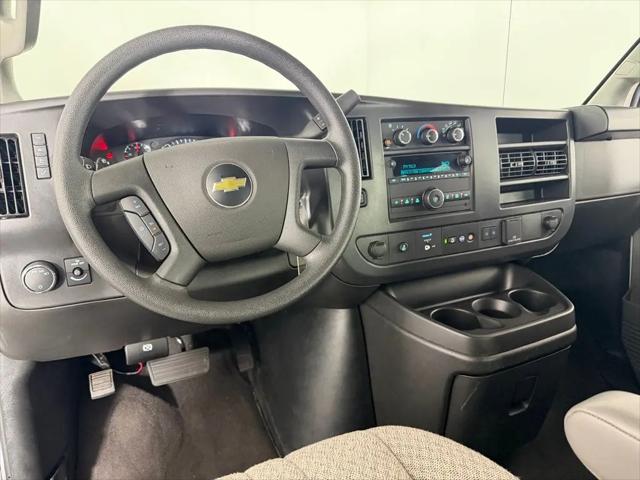 2025 Chevrolet Express Passenger RWD 3500 Extended Wheelbase LT