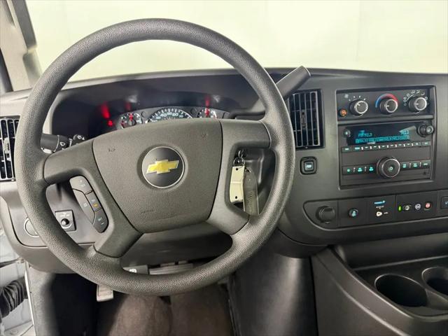 2025 Chevrolet Express Passenger RWD 3500 Extended Wheelbase LT