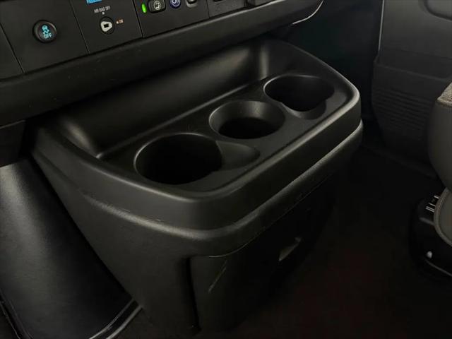 2025 Chevrolet Express Passenger RWD 3500 Extended Wheelbase LT