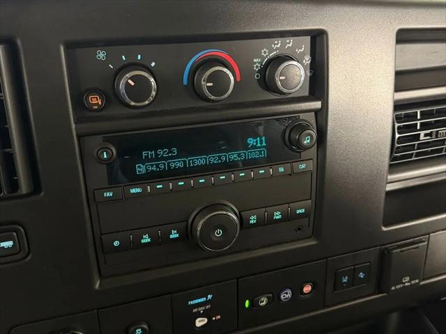 2025 Chevrolet Express Passenger RWD 3500 Extended Wheelbase LT