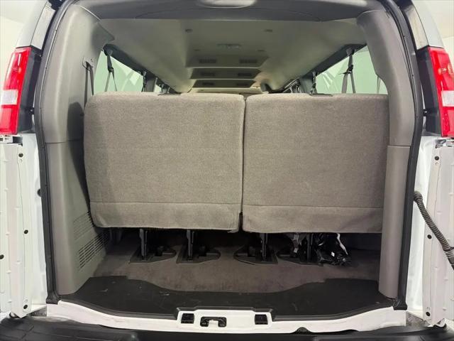 2025 Chevrolet Express Passenger RWD 3500 Extended Wheelbase LT