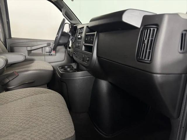 2025 Chevrolet Express Passenger RWD 3500 Extended Wheelbase LT