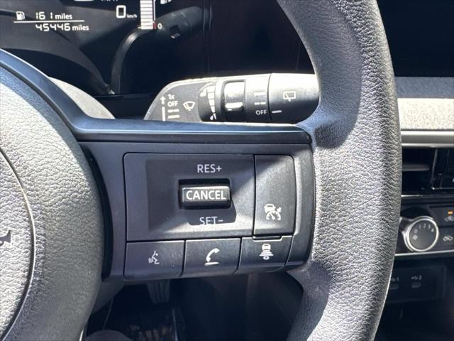 2025 Nissan Kicks SV FWD