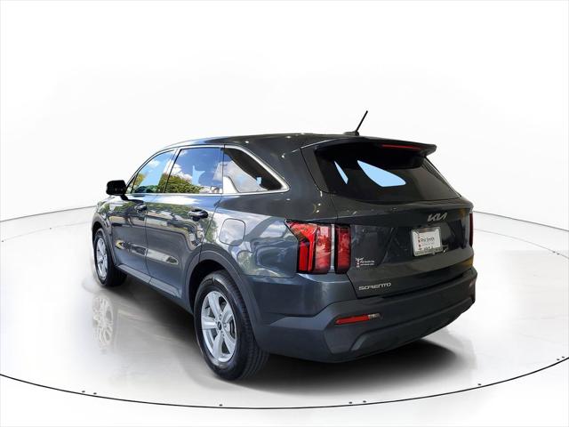 2023 Kia Sorento LX