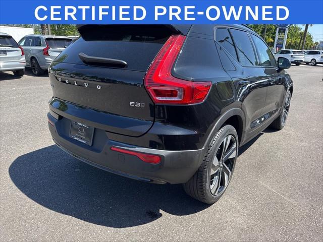2025 Volvo XC40 B5 Plus Dark Theme