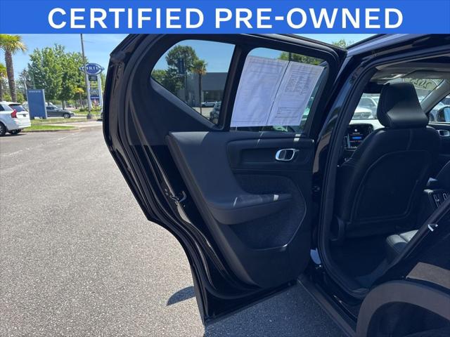 2025 Volvo XC40 B5 Plus Dark Theme