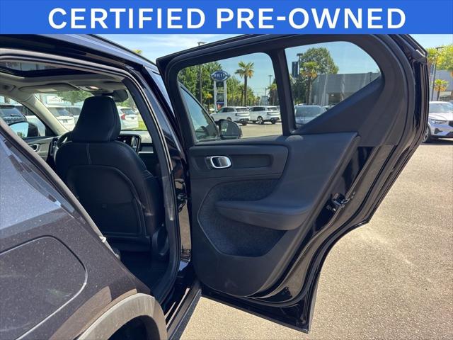 2025 Volvo XC40 B5 Plus Dark Theme