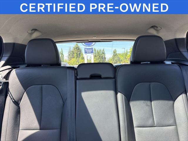 2025 Volvo XC40 B5 Plus Dark Theme