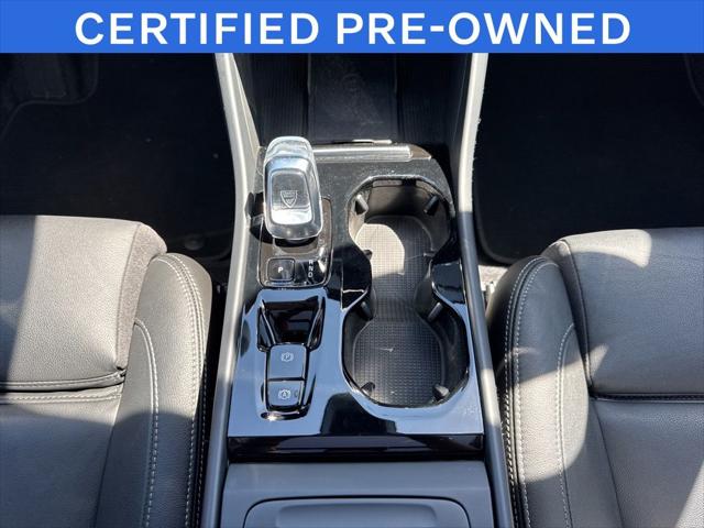 2025 Volvo XC40 B5 Plus Dark Theme