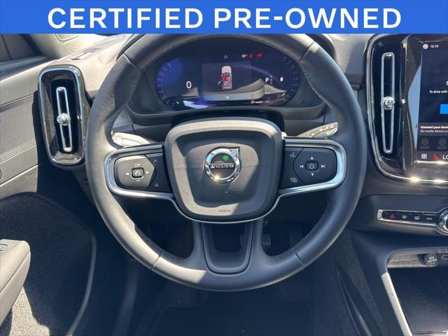 2025 Volvo XC40 B5 Plus Dark Theme