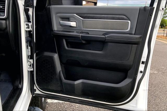 2022 Ram 3500 Big Horn Crew Cab 4x4 8' Box