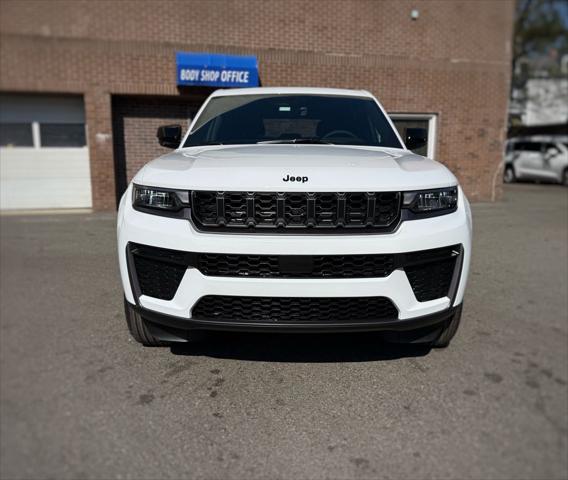 2026 Jeep Grand Cherokee Altitude 4x4