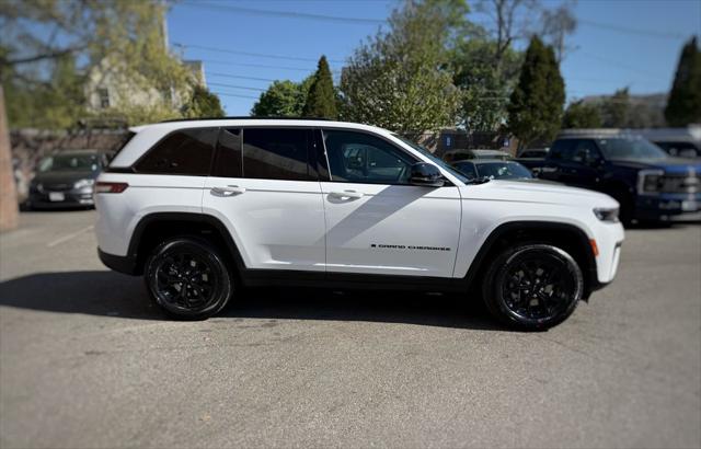 2026 Jeep Grand Cherokee Altitude 4x4