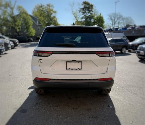 2026 Jeep Grand Cherokee Altitude 4x4