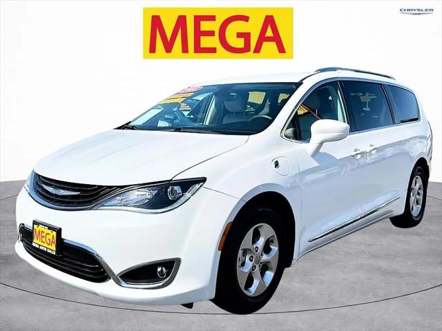 2018 Chrysler Pacifica Hybrid Touring L for sale in Moses Lake, WA