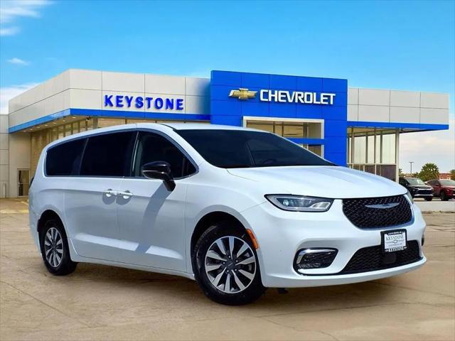 2024 Chrysler Pacifica Hybrid Select for sale in Sand Springs, OK