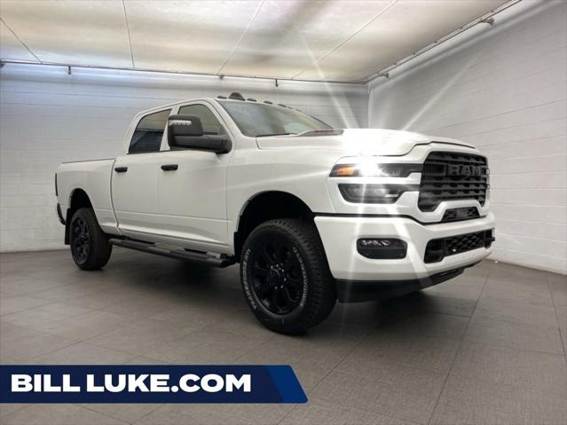 2026 RAM Ram 2500 RAM 2500 BLACK EXPRESS CREW CAB 4X4 64 BOX