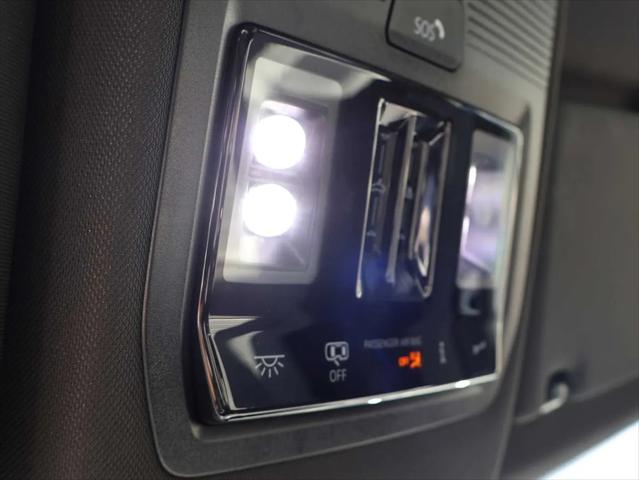 2025 Volkswagen Atlas Cross Sport 2.0T SEL R-Line Black