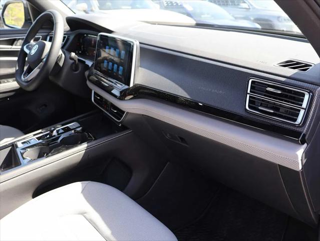 2025 Volkswagen Atlas Cross Sport 2.0T SEL R-Line Black