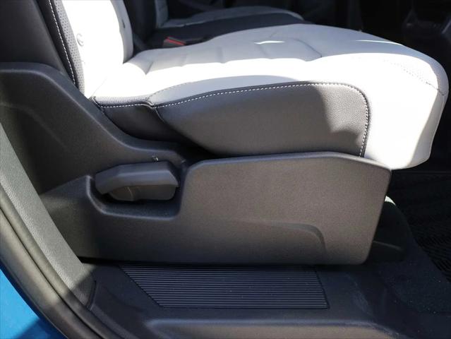 2025 Volkswagen Atlas Cross Sport 2.0T SEL R-Line Black