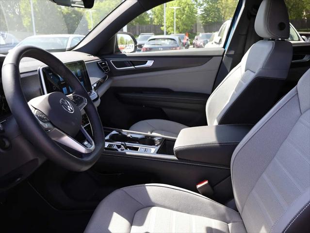 2025 Volkswagen Atlas Cross Sport 2.0T SEL R-Line Black