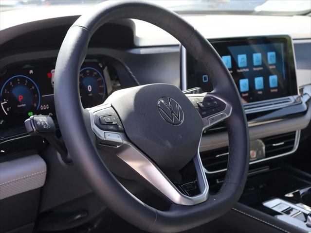 2025 Volkswagen Atlas Cross Sport 2.0T SEL R-Line Black