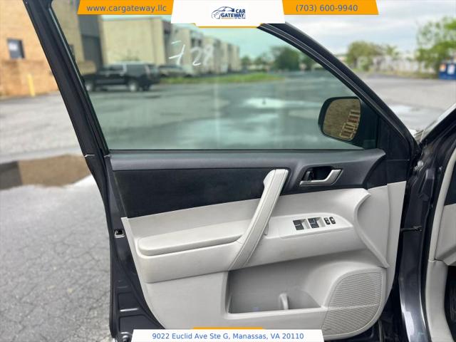 2012 Toyota Highlander Base