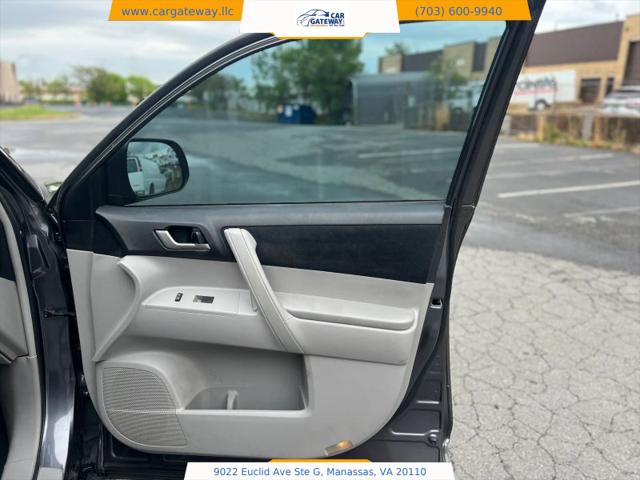 2012 Toyota Highlander Base