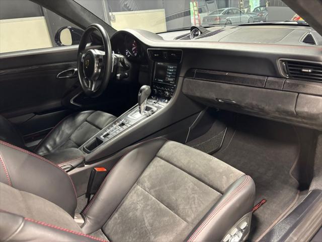2016 Porsche 911 Carrera GTS