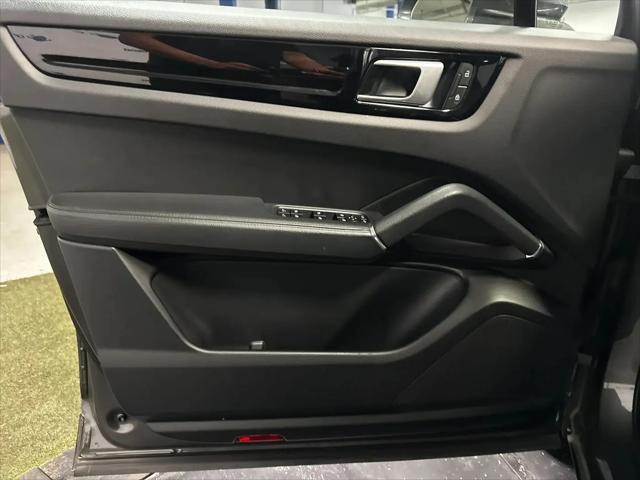 2022 Porsche Cayenne Cayenne
